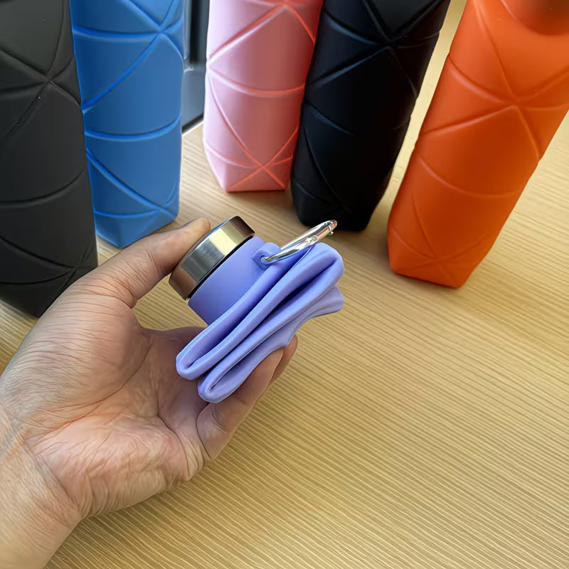 700ML Diamond-Shaped Water Bottle with Collapsible Silicone Cup in random color